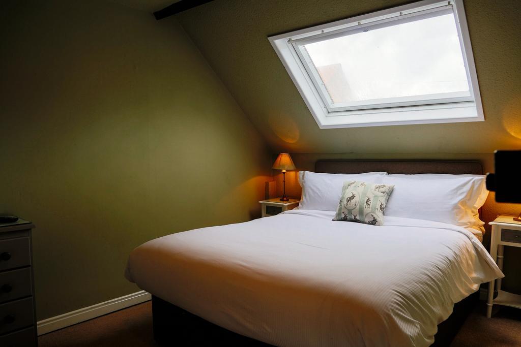 Fantinos Bed & Breakfast Тирск Екстериор снимка
