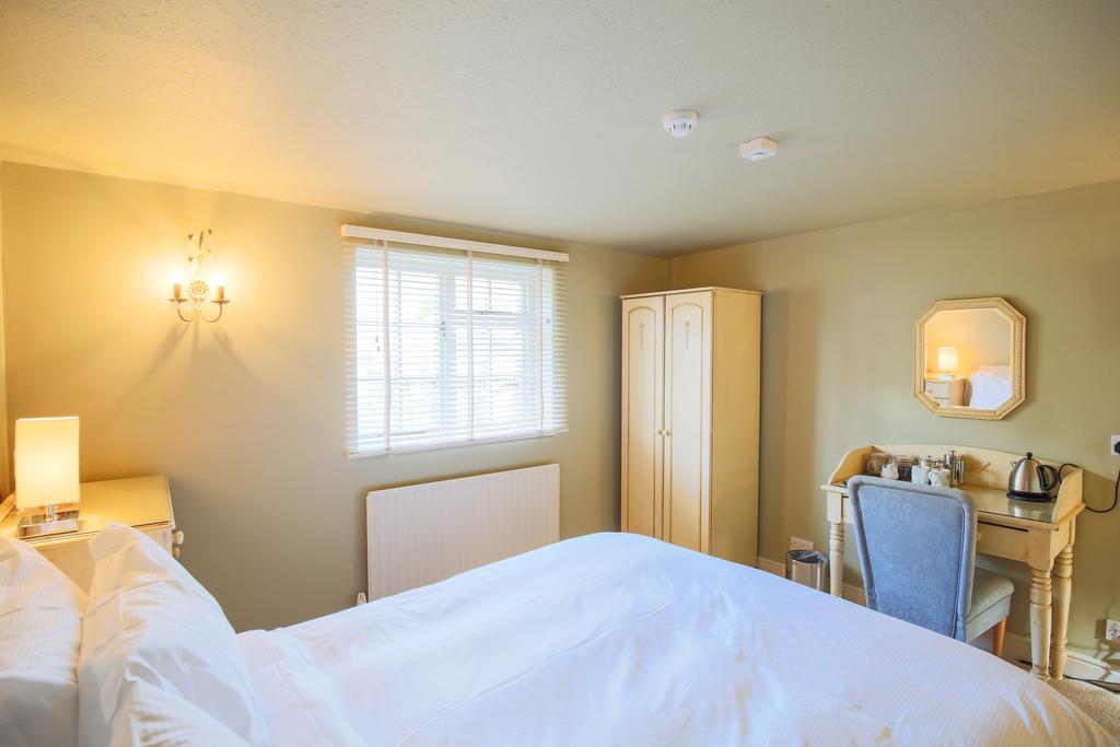 Fantinos Bed & Breakfast Тирск Екстериор снимка