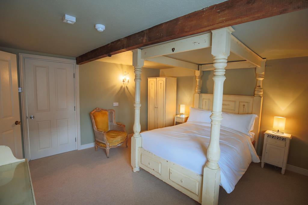 Fantinos Bed & Breakfast Тирск Екстериор снимка