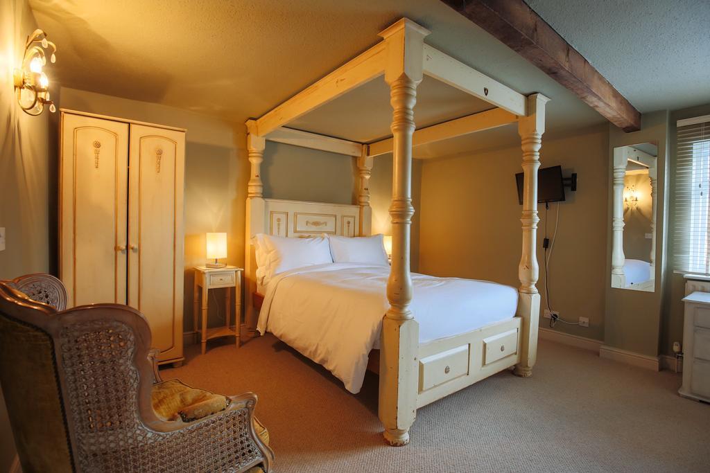 Fantinos Bed & Breakfast Тирск Екстериор снимка