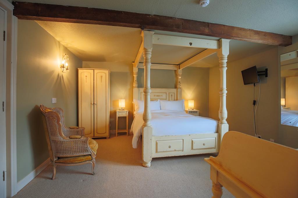 Fantinos Bed & Breakfast Тирск Екстериор снимка