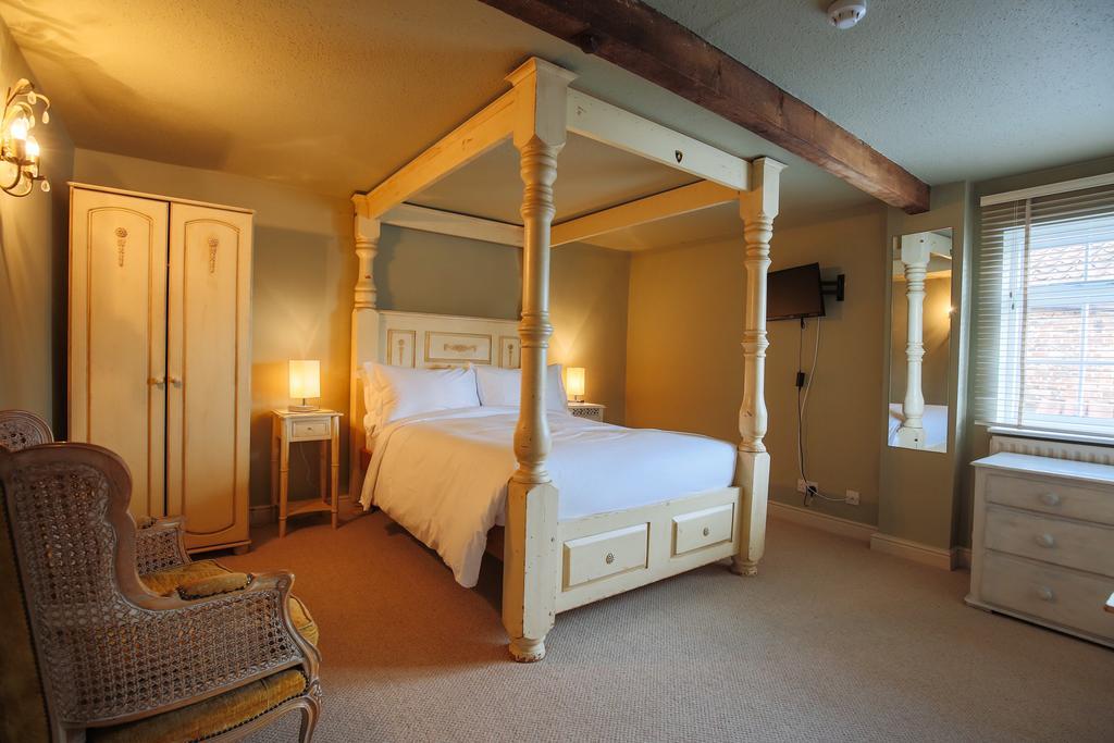Fantinos Bed & Breakfast Тирск Екстериор снимка