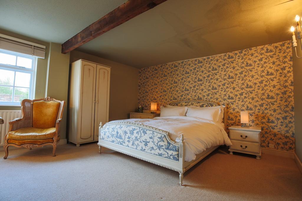 Fantinos Bed & Breakfast Тирск Екстериор снимка