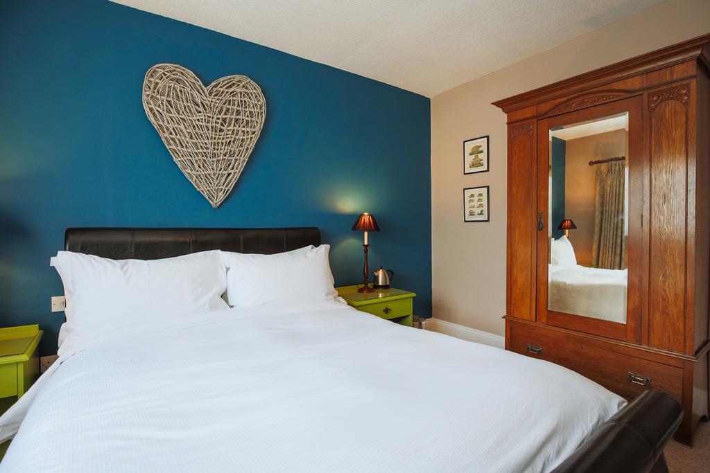 Fantinos Bed & Breakfast Тирск Екстериор снимка
