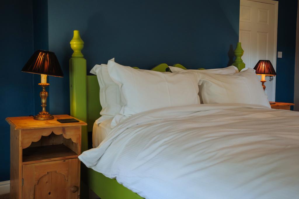Fantinos Bed & Breakfast Тирск Екстериор снимка