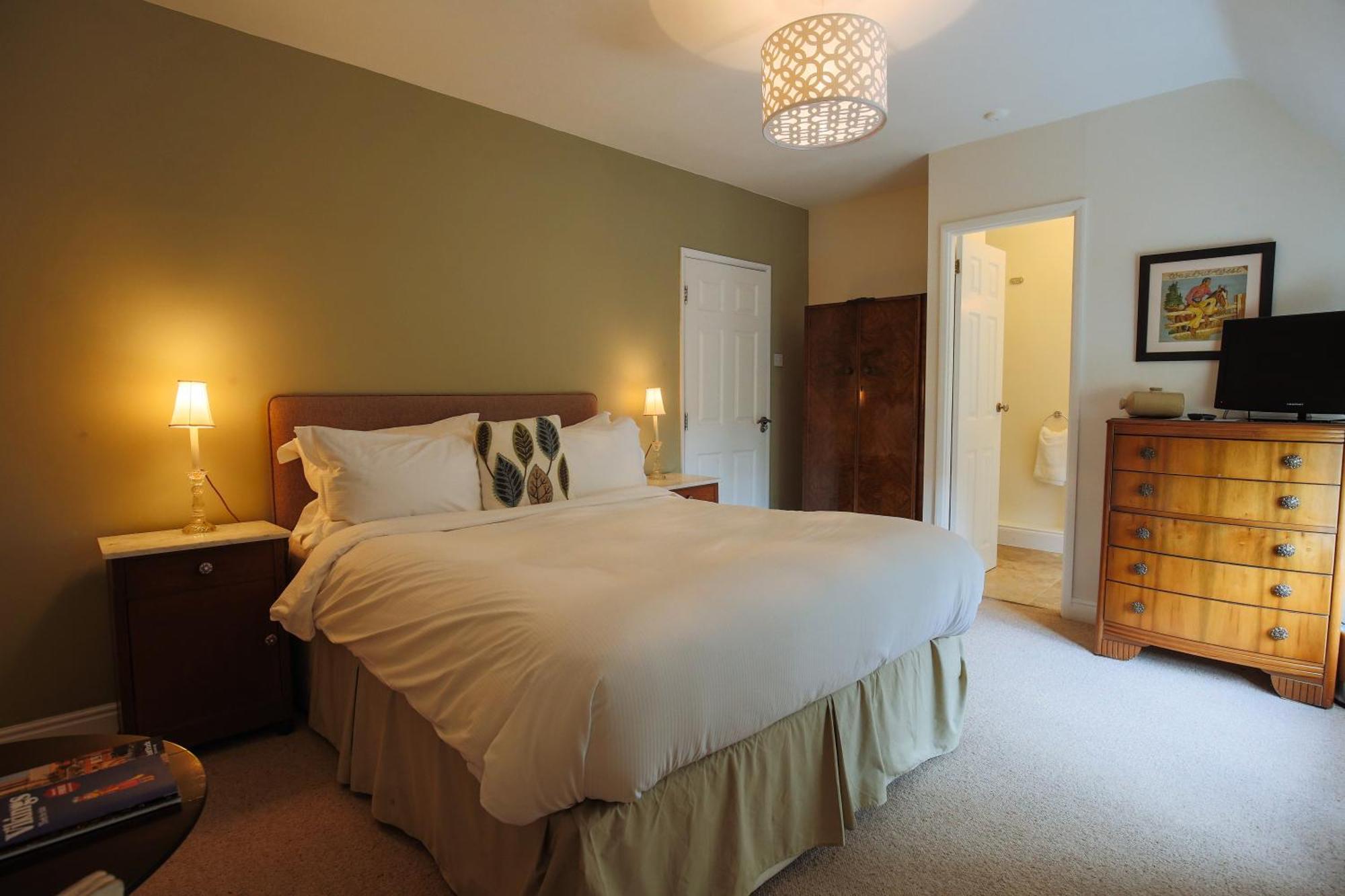 Fantinos Bed & Breakfast Тирск Екстериор снимка