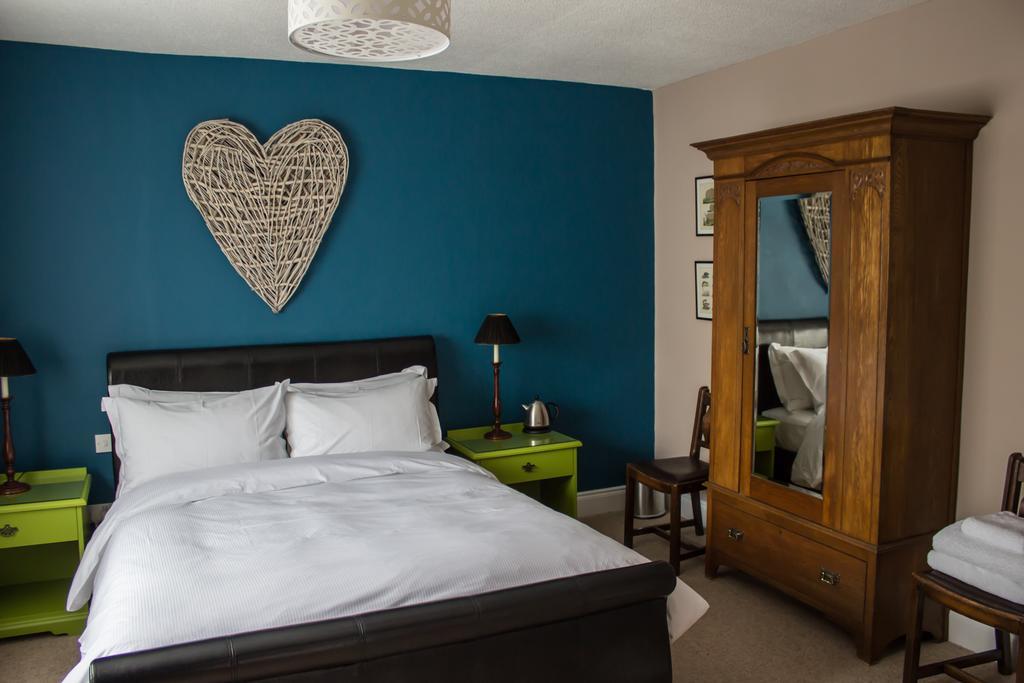 Fantinos Bed & Breakfast Тирск Стая снимка