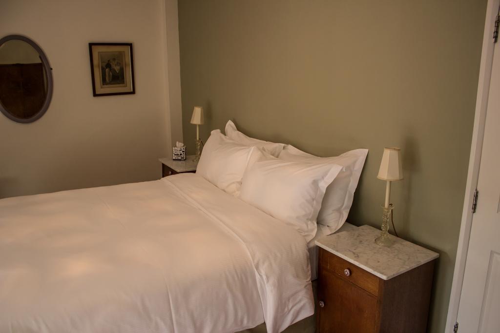 Fantinos Bed & Breakfast Тирск Стая снимка