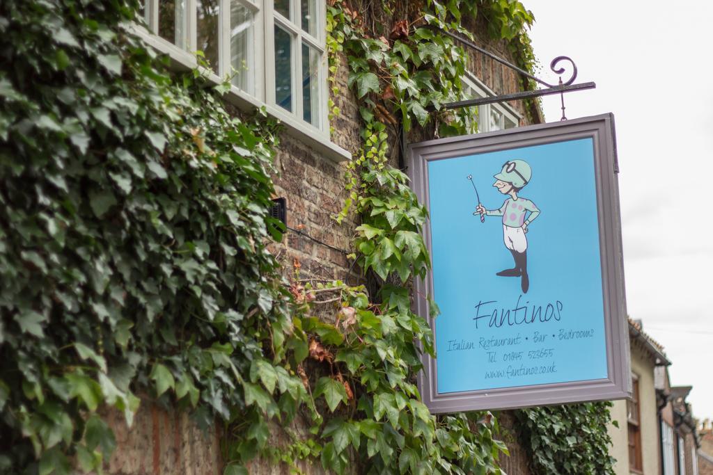 Fantinos Bed & Breakfast Тирск Стая снимка