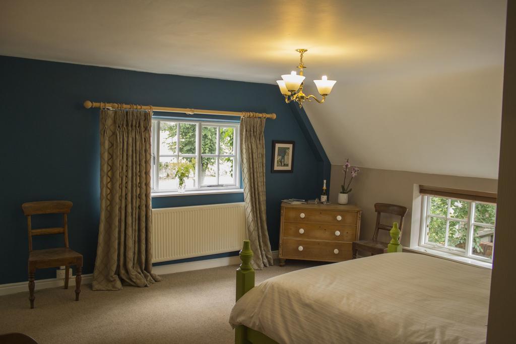 Fantinos Bed & Breakfast Тирск Стая снимка